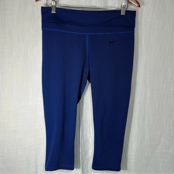 Nike Dri-Fit Capri Yoga Gym Athletic Soft Roll Waist Leggings EUC Size L - Picture 1 of 5